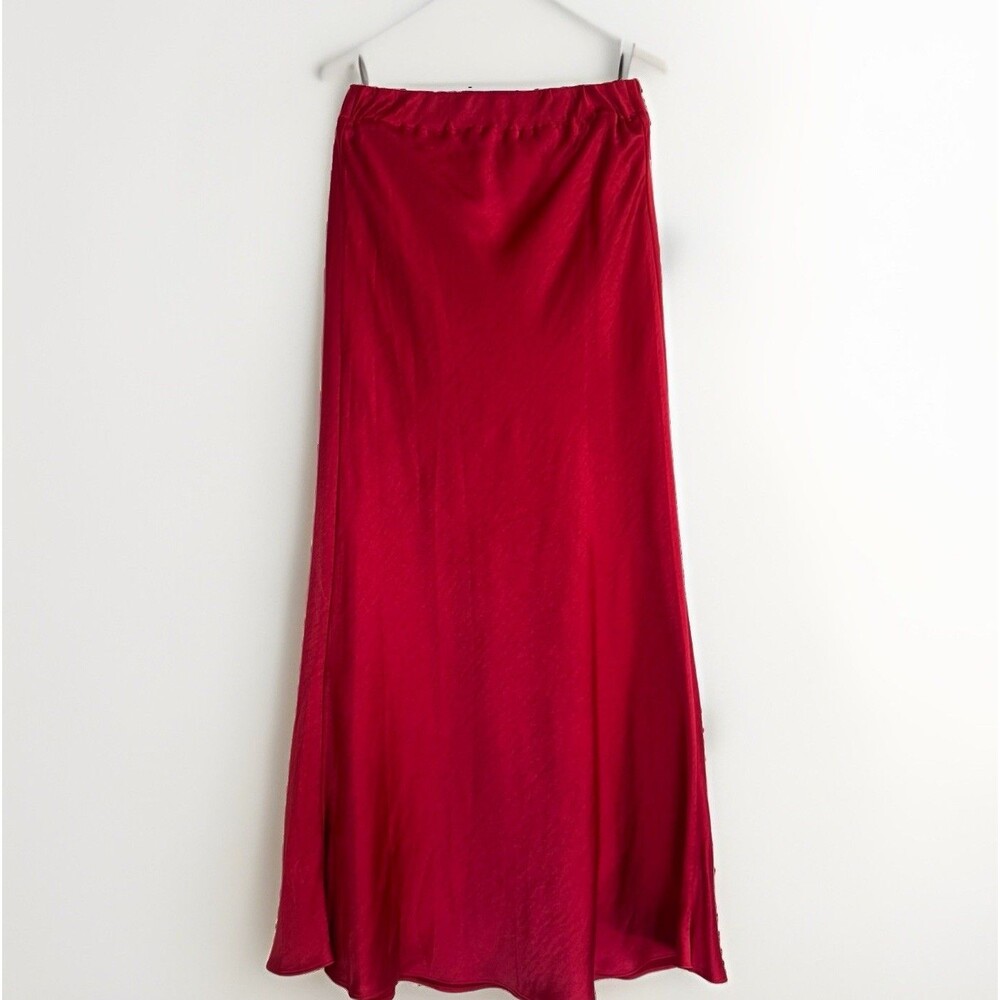 NWT VICI x GINA Satin Maxi Skirt Ruby Red Size Small Liquid Silk Look Slip Long
